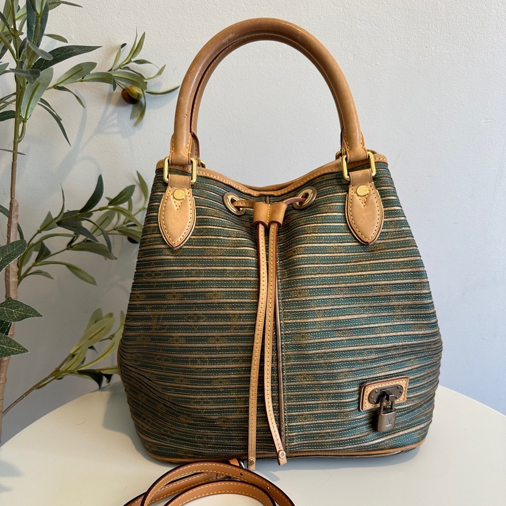 Monogram Eden Neo Bag 
Limited Edition Printemps Ete
2010